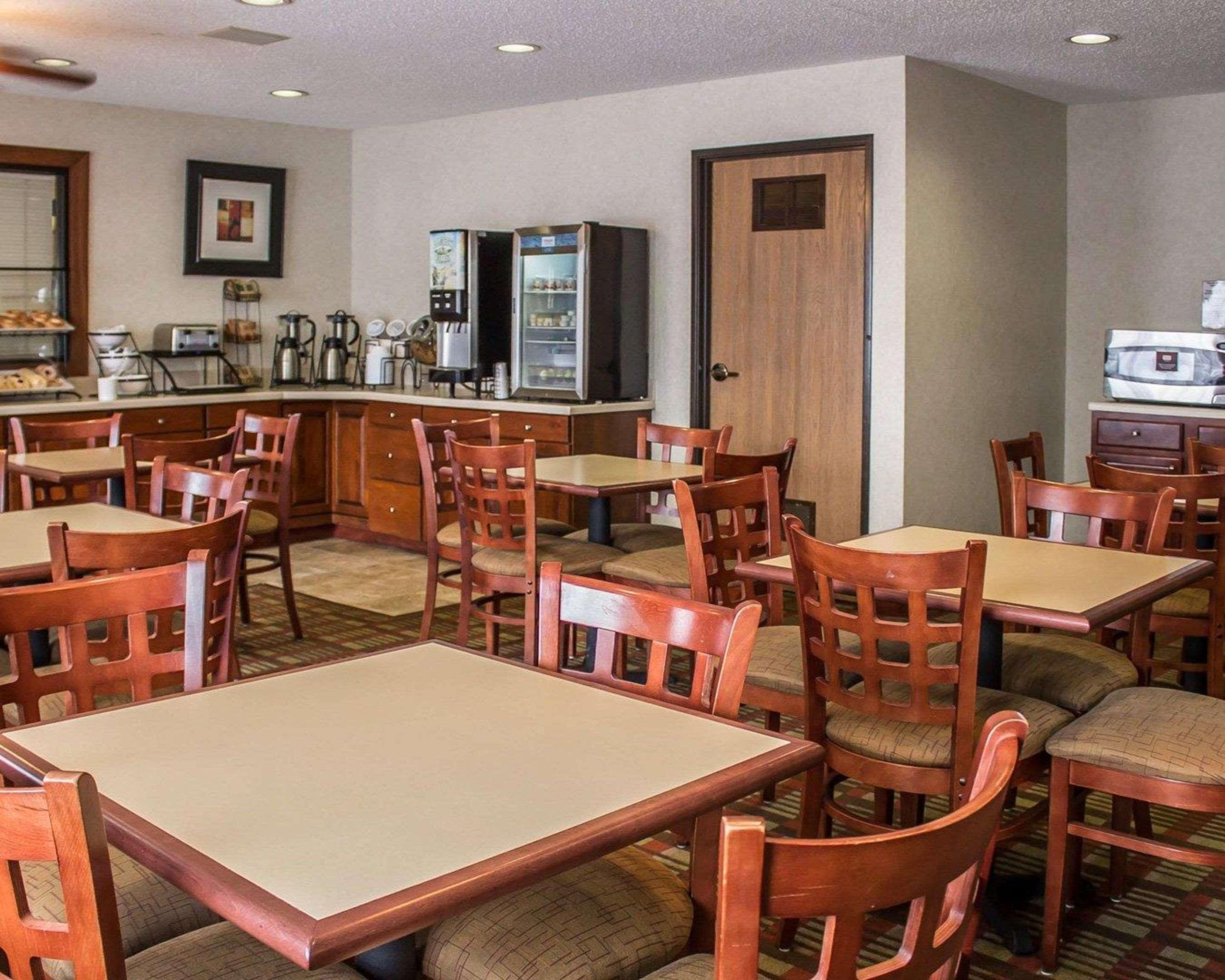 Quality Inn East Liverpool Exterior foto